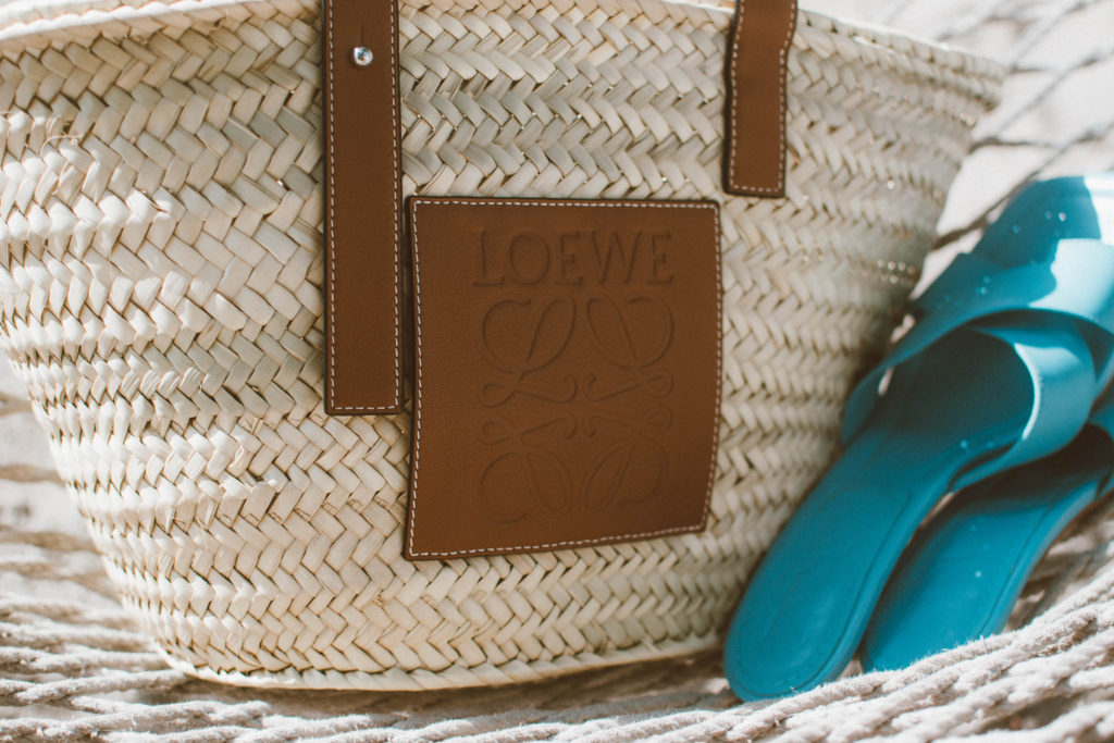 What's In My Loewe Basket Bag?  Loewe Medium Basket Bag Review